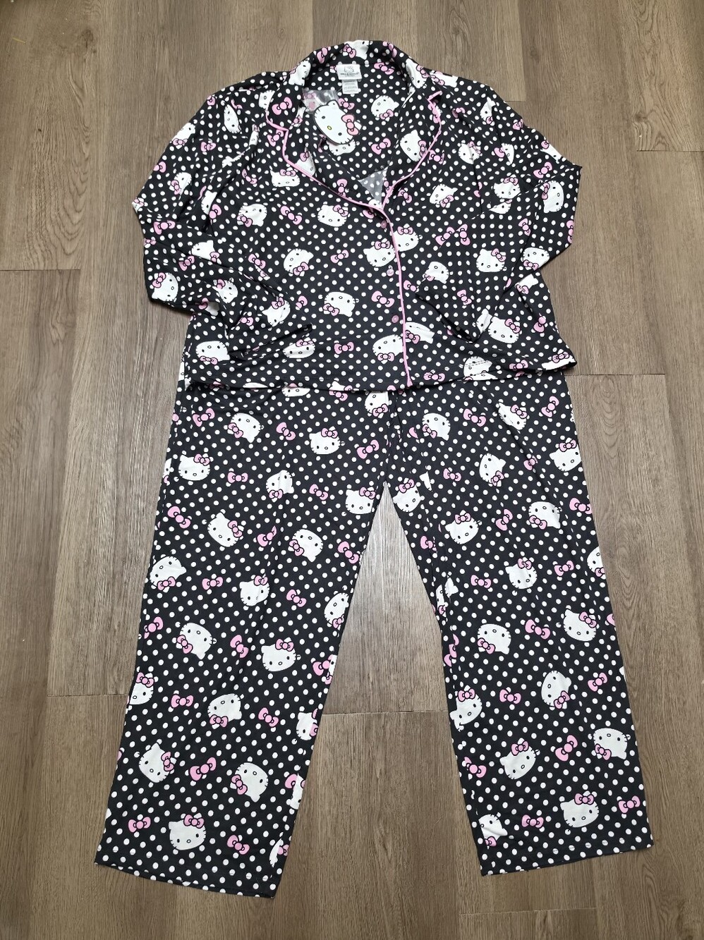 Hello Kitty Sleep Shirt and Pants Pajama Set